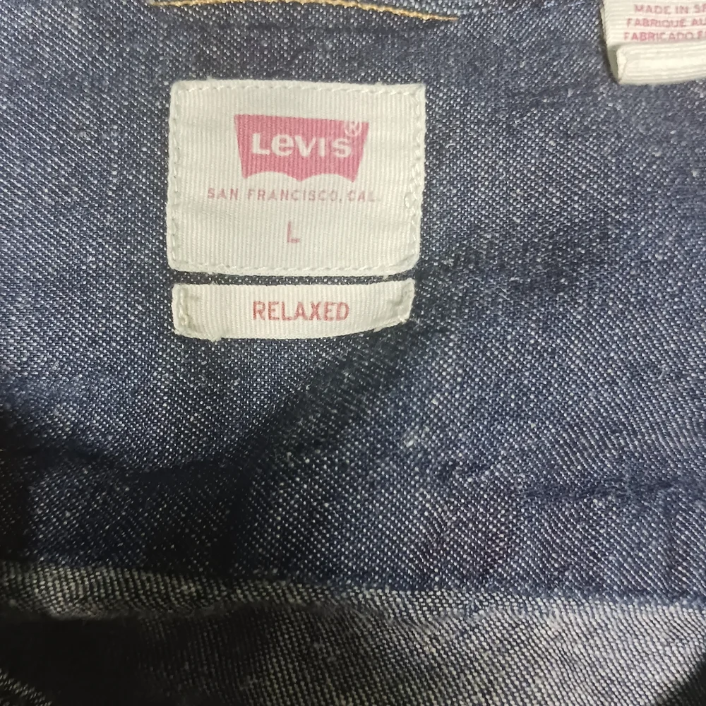 LEVI'S Dark wash denim shirt long sleeve womens large Relaxed fit - Picture 8 of 8